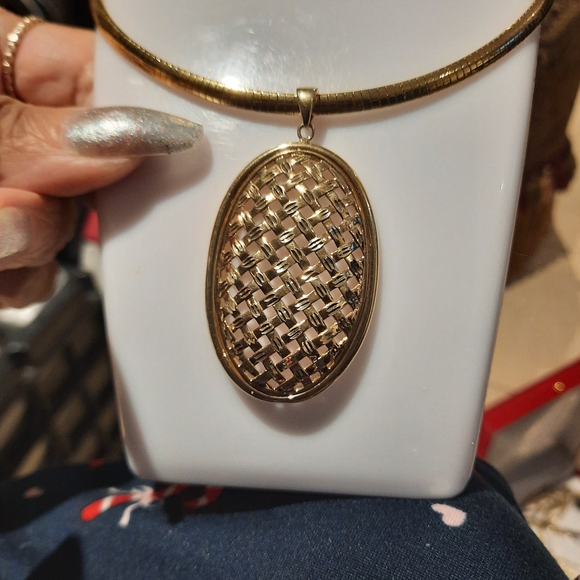 Jewelry - NWT Massive Elegant Solid 14K Yellow Gold Diamond Cut Oval Pendant